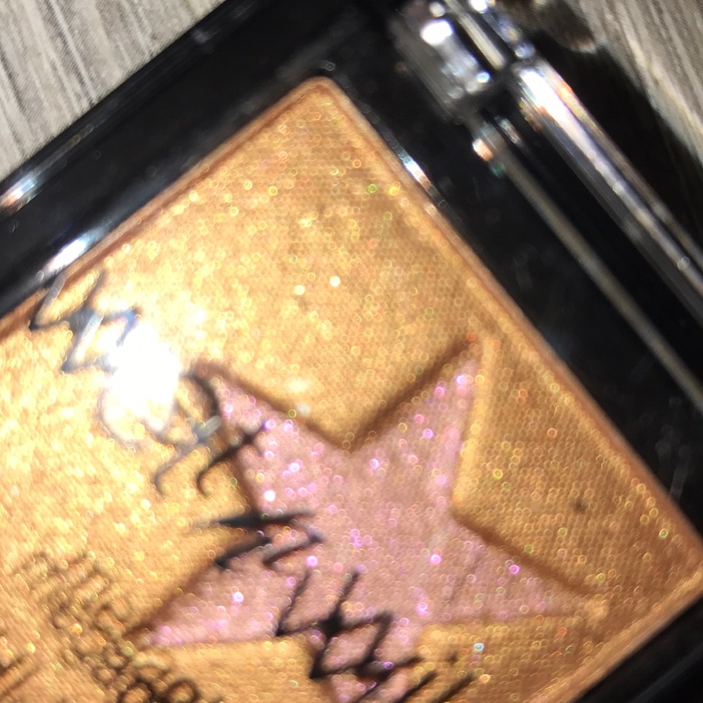 LIMITED EDITION! Wet N Wild Highlighting Bar - Picture 5 of 5